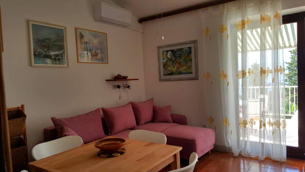 Apartments Mirjana 노비비노돌스키 외부 사진